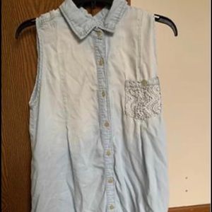 Sleeveless jean jacket